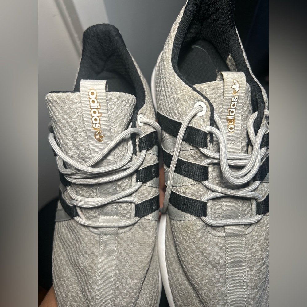 Adidas SL Loop
